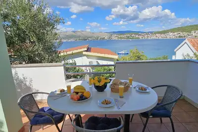 Image de Spacieux Apt au 1er étage avec balcon et jardin et accès privé à la plage