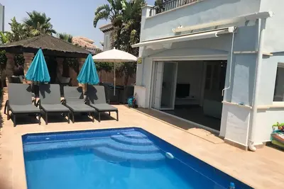 Image de Nouveau Pour 2019 - Villa De Golf Avec Piscine CHAUFFÉE Et 3 Chambres, 3 Bains
