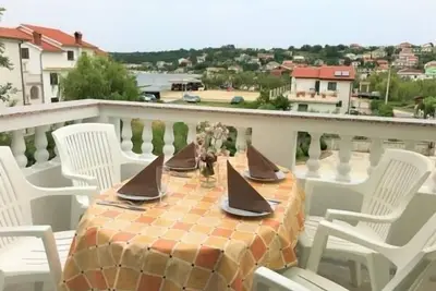 Image de Appartement dans Lopar avec vue mer, Balcon, Climatisation, Wifi (4607-5)