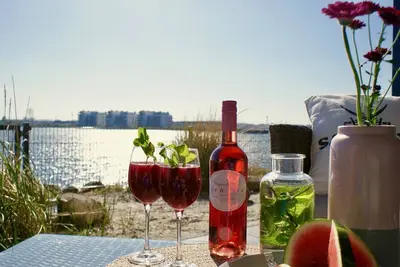 Image de Fantastique appartement pour 4 personnes et 1 animal domestique directement au bord de l'eau