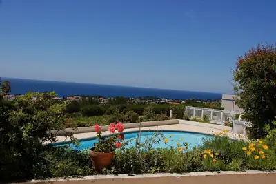 Image de Appartement 3 Pièces 65 m² + Terrasse 28 m². 4 Couchages. Piscine