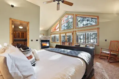 Image de Accueil personnalisé du lac Tahoe avec vue sur le lac et bain à remous privé