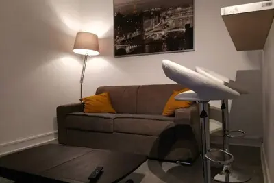 Image de Comfy Parisian studio!