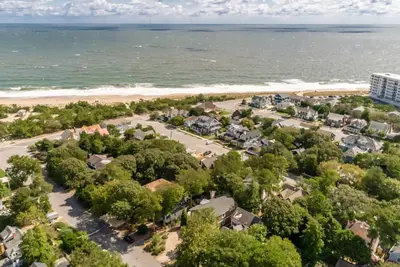 Image de Le luxe à la plage! Ocean Block Beautiful 5br w / 5ba Home pour 14 personnes