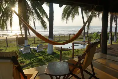 Image de Beachside Palapa sur la plage de Majahua, près de Troncones, région d'Ixtapa
