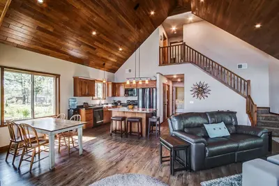 Image de Lakefront Cabin sur le lac Lower Long Ă New Auburn Wi