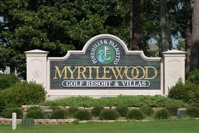 Image de Spacieux Myrtlewood Villa Condo 2 chambres & 2 salles de bain.
