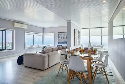Image de Superbe dans les nuages 4 Br apt, peut accueillir jusqu'à 10 - vue à couper le souffle