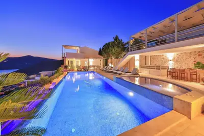 Image de Villa élégante avec piscine / sauna / hammam / jacuzzi et meilleure vue à Kalkan