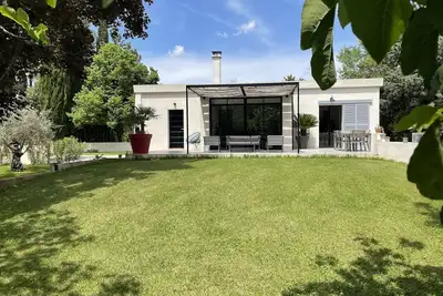 Image de Maison de charme avec piscine près d’Aix – Dispo du 26/07 au 02/08!