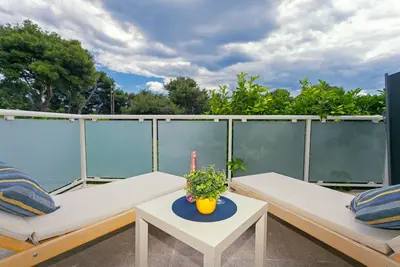 Image de Appartement Terrasse ENTOURÉ D'Arbres De Citron