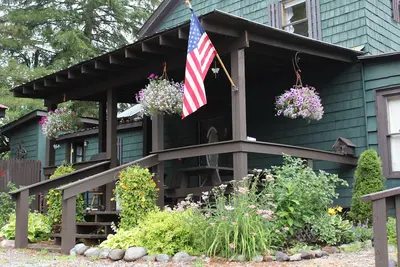 Image de Belle maison 4 saisons Loon Lake Lodge House, tarifs mensuels d'hiver disponibles