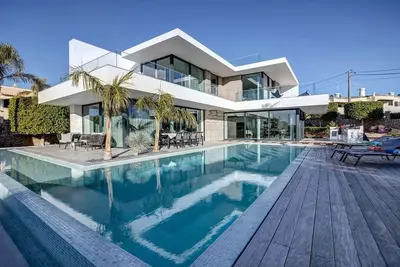 Image de Villa exceptionnelle de 4 chambres au design contemporain, à quelques pas de Carvoeiro