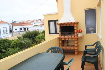 Image de Maison / appartement de com Varanda, à 2 km de Baleal, entièrement équipée