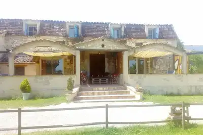 Image de Hameau privé avec Ranch et piscine