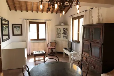 Image de Immeuble en bordure de Castagneto-Carducci médiévale, app. Filipo