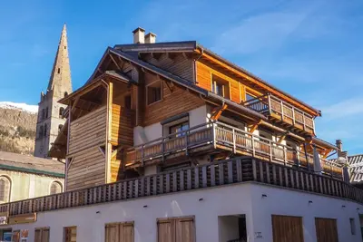 Image de Grand appartement 120m2, contemporain, centre village Monetier, balcon sud