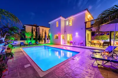 Image de Villa Andreas grande piscine d'eau salée privée, vue sur la mer, Wi-Fi, Adapté aux enfants