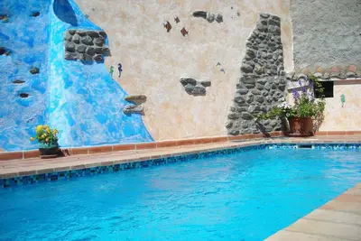 Image de Maison de village calme et confortable, jardin privé avec piscine chauffée, garage.