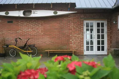 42 personnes école de camp et centre de formation à seulement 300m. du Limfjord. Wi-fi. parking