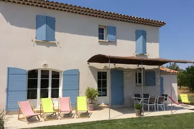 Image de Mas familial de charme climatisé à Pernes les Fontaines - Wifi et Canal+
