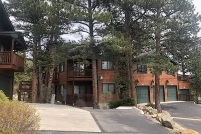 Image de Maison de qualité supérieure - Moose Lodge - Comme neuf 3 chambres - Grands prix!