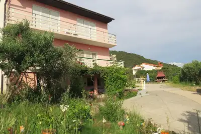 Appartement confortable avec une terrasse panoramique et une vue spectaculaire sur la mer