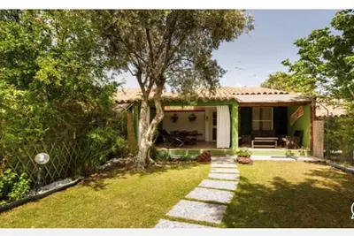 Villasimius loc. Campus Villetta avec jardin dans une résidence privée