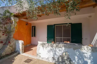 Image de Bel appartement avec 2 salles de bains et un grand espace de détente 150 mètres de la mer.