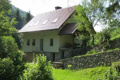 Image de Maison de campagne de Hotenjka avec trois chambres pouvant accueillir jusqu'à huit personnes