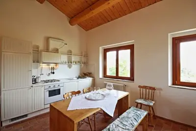 Offre spéciale! Superlatif pays été avec piscine dans un paysage magnifique