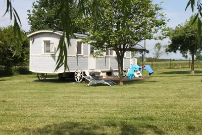 Image de Roulotte gitane & piscine chauffée en Anjou