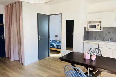 Image de Appartement T2 à 100 mètres des thermes lumineux et entièrement meublé