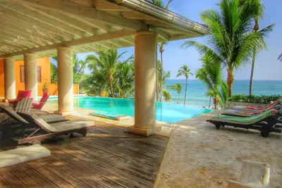 Image de Villa Los Gorgones, front de mer, près de la plage, 9 couchages