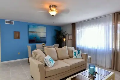 Joliment décoré condo sur l'île de Venise