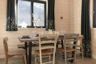 Image de Chalet neuf de 3 chambres, vue imprenable sur les montagnes et le lac de Verney - 6 personnes