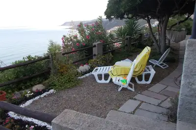 Image de maison avec vue fantastique face à la mer 5 minutes à pied Iun: P5198