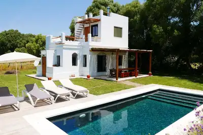 Image de Maison de campagne avec piscine privée