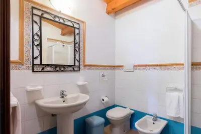 Image de Villa pour 8\/10 personnes, vue sur la mer, 4 chambres à coucher, 2 salles de bain, grand jardin privé