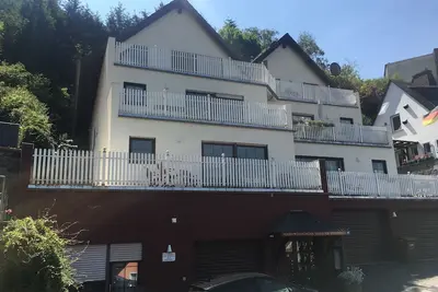 Image de Haus am Weinberg avec vue sur le Rhin et les vignobles