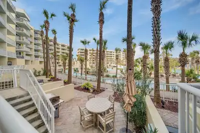 Image de Sandpiper L-04 ~ Condo Lanai 3br ~ Patio à deux niveaux massif! Étapes vers Lazy River!