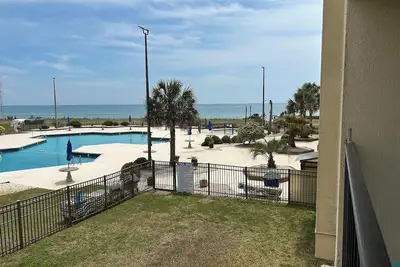 Image de Ce condo \"beachy\" lumineux et coloré est parfait pour ceux qui cherchent le soleil!