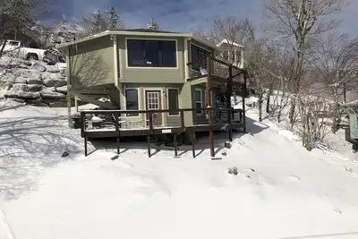 Image de Chalet de ski de montagne et de vélo de montagne en hêtre