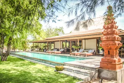 Image de Une villa de luxe en bord de mer à Gili Meno
