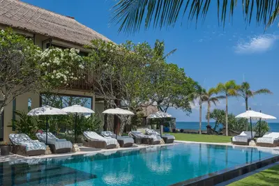 Image de Villa 5 Chambres en Bord de Mer \"Amb\"