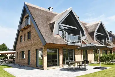 Image de excl. Thatched Villa Baltic Fraîcheur à seulement 500 mètres de la plage pour 6 + 2 pers.