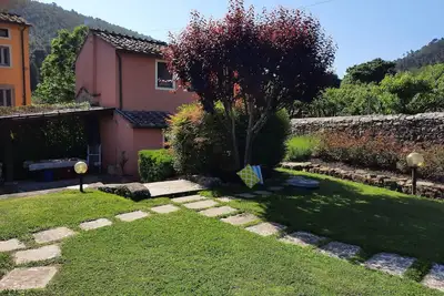 Image de Maison individuelle pour 4 personnes dans les vertes collines toscanes Ă 7 km de Lucca