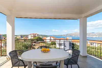 Image de Kuzmanic 2 avec 2 chambres à coucher, pour un maximum de 5 personnes
