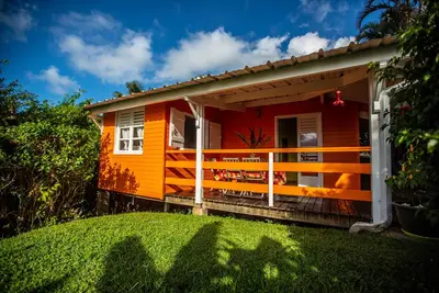 Bungalow Mango Kasavanille: meublé, piscine, clim, vue mer