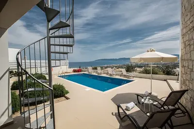 Villa Abbie, Superbe villa 3bdr Latchi avec piscine avec vue panoramique